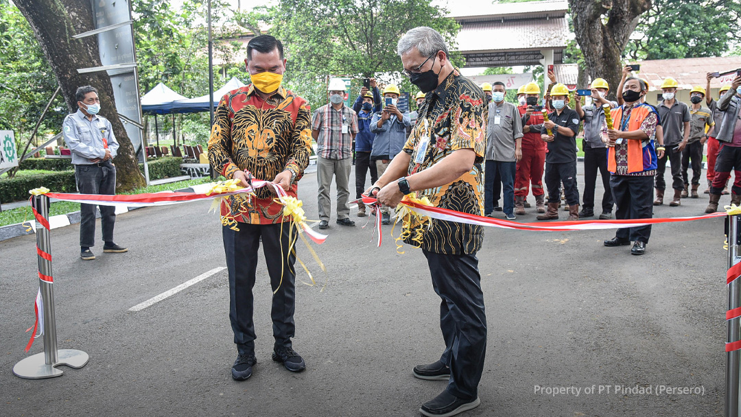 Pindad sends 35 excavators to PT Sungai Berlian Mahakam Kalimantan for mining