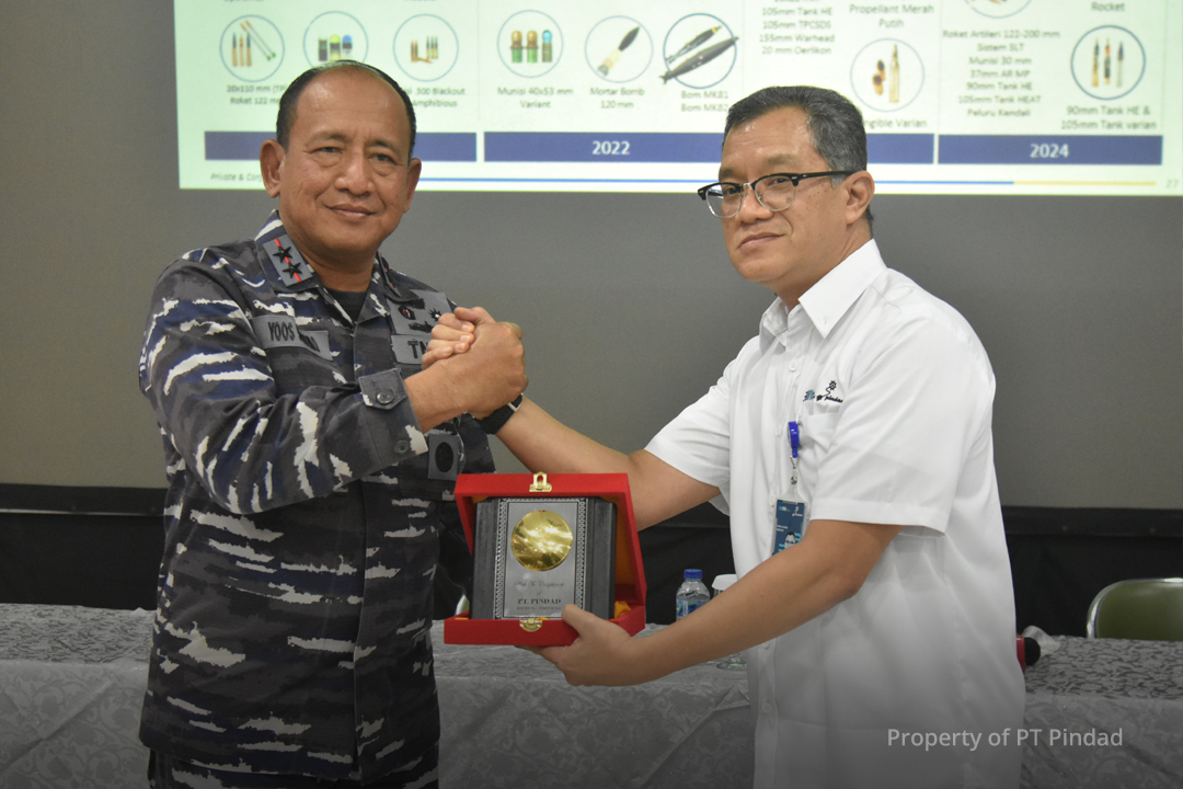 PT PINDAD Welcome Danseskoal Alongside Regular Education Student Officers