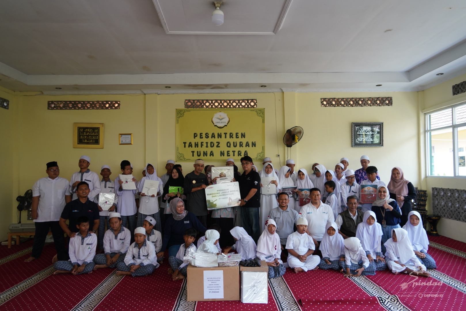 PT Pindad Serahkan Bantuan Pendidikan & Quran Braille Kepada Yayasan Tabungan Surga