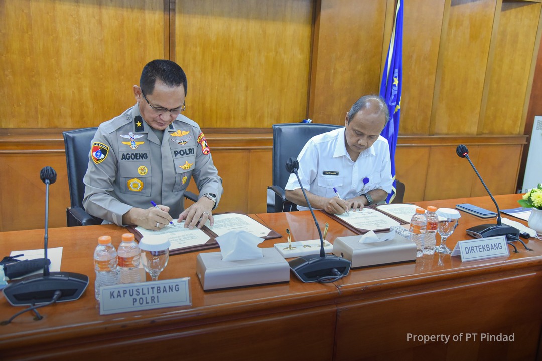 PT PINDAD TANDATANGANI PERJANJIAN KERJA SAMA DENGAN PUSLITBANG POLRI DI BIDANG LITBANG PRODUK DAN SDM