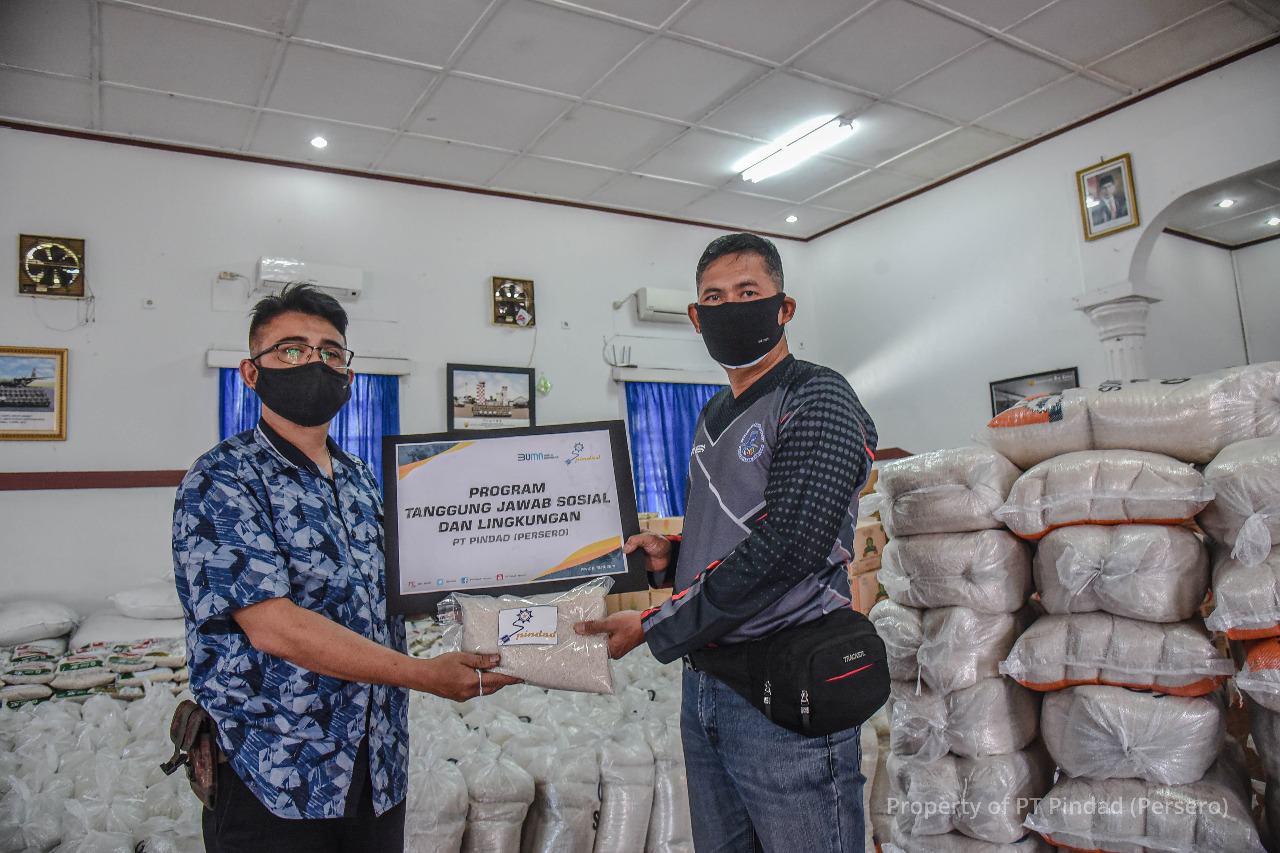 Commemorating 74th Indonesian Air Force Service Day, Pindad Delivered 2.000 food packages