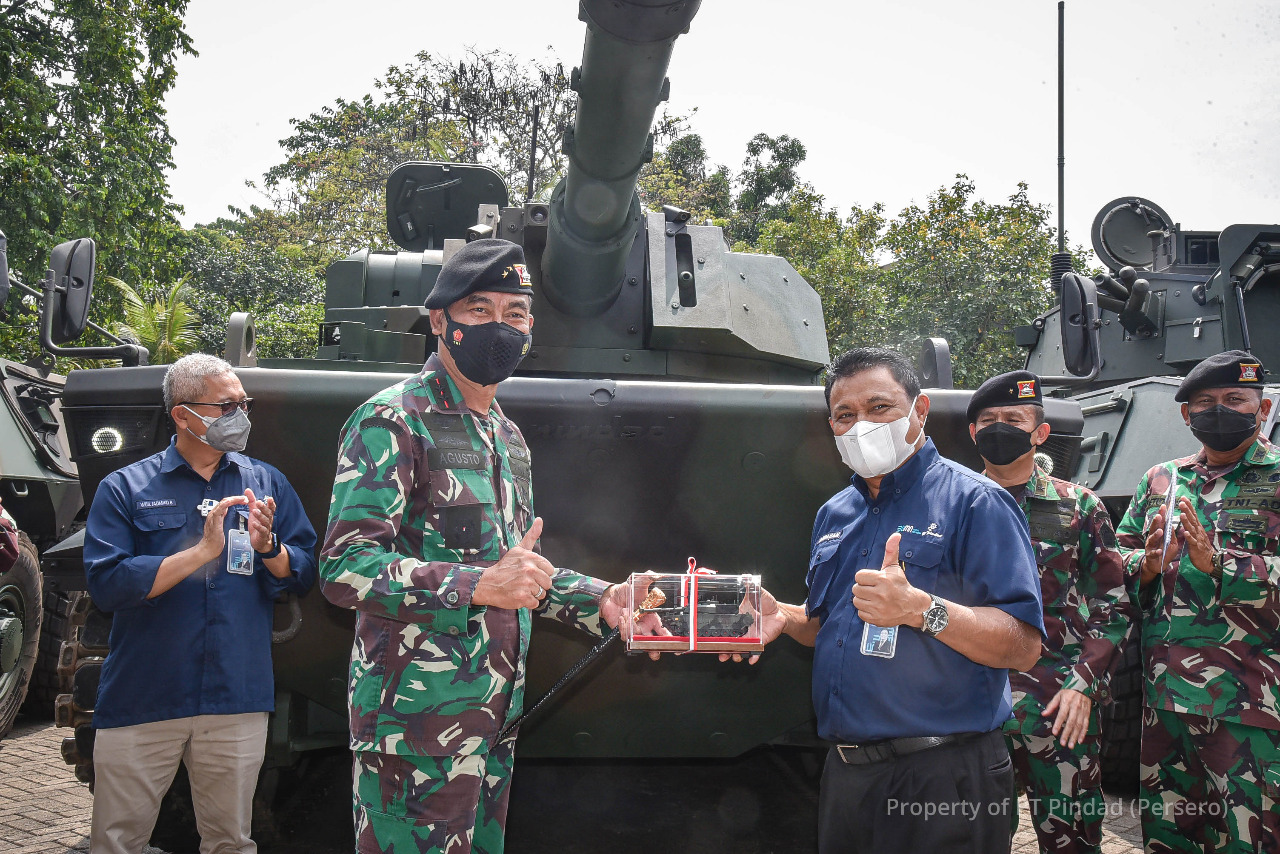 Work visit Danpussenkav to Pindad, review Special Vehicle production facilities