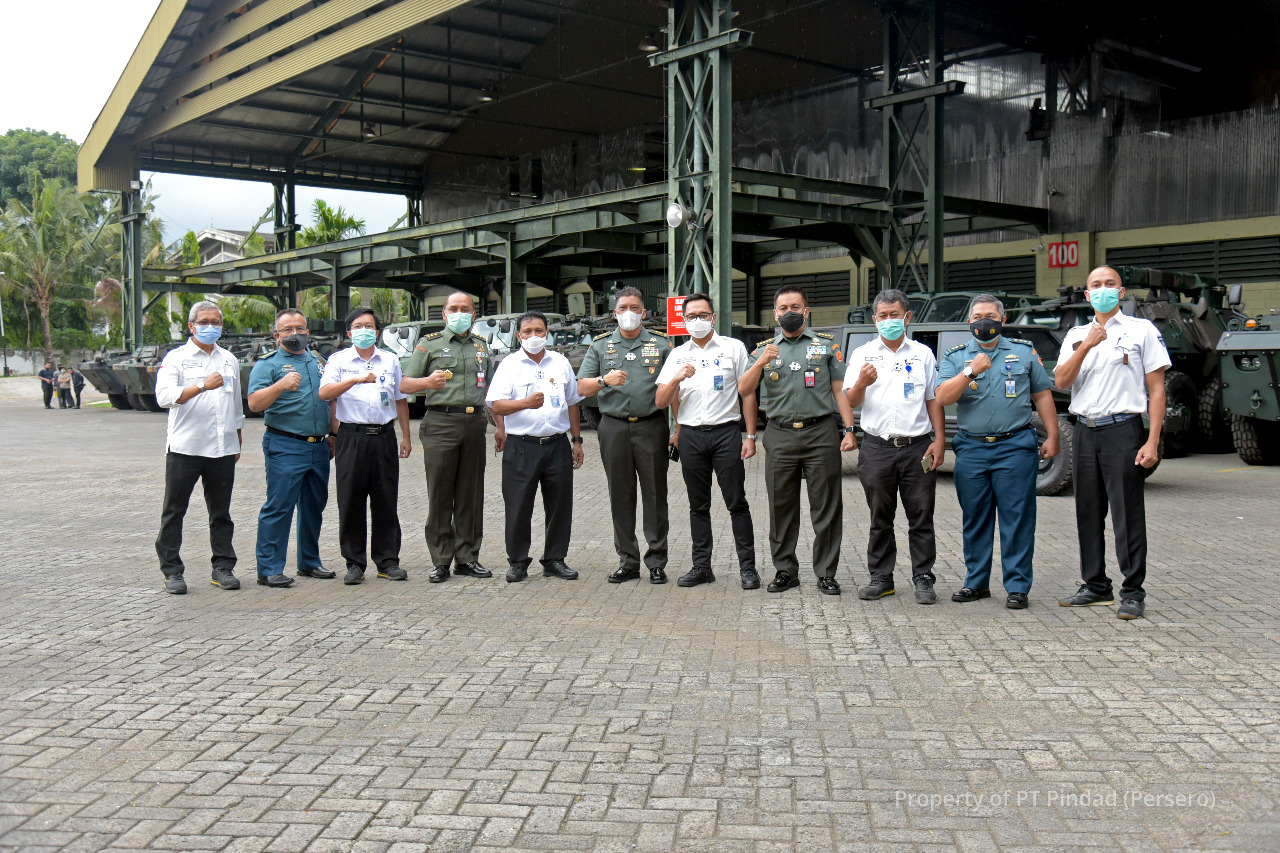 General Director of Defense Potential of Ministry of Defense review Pindad’s production processes