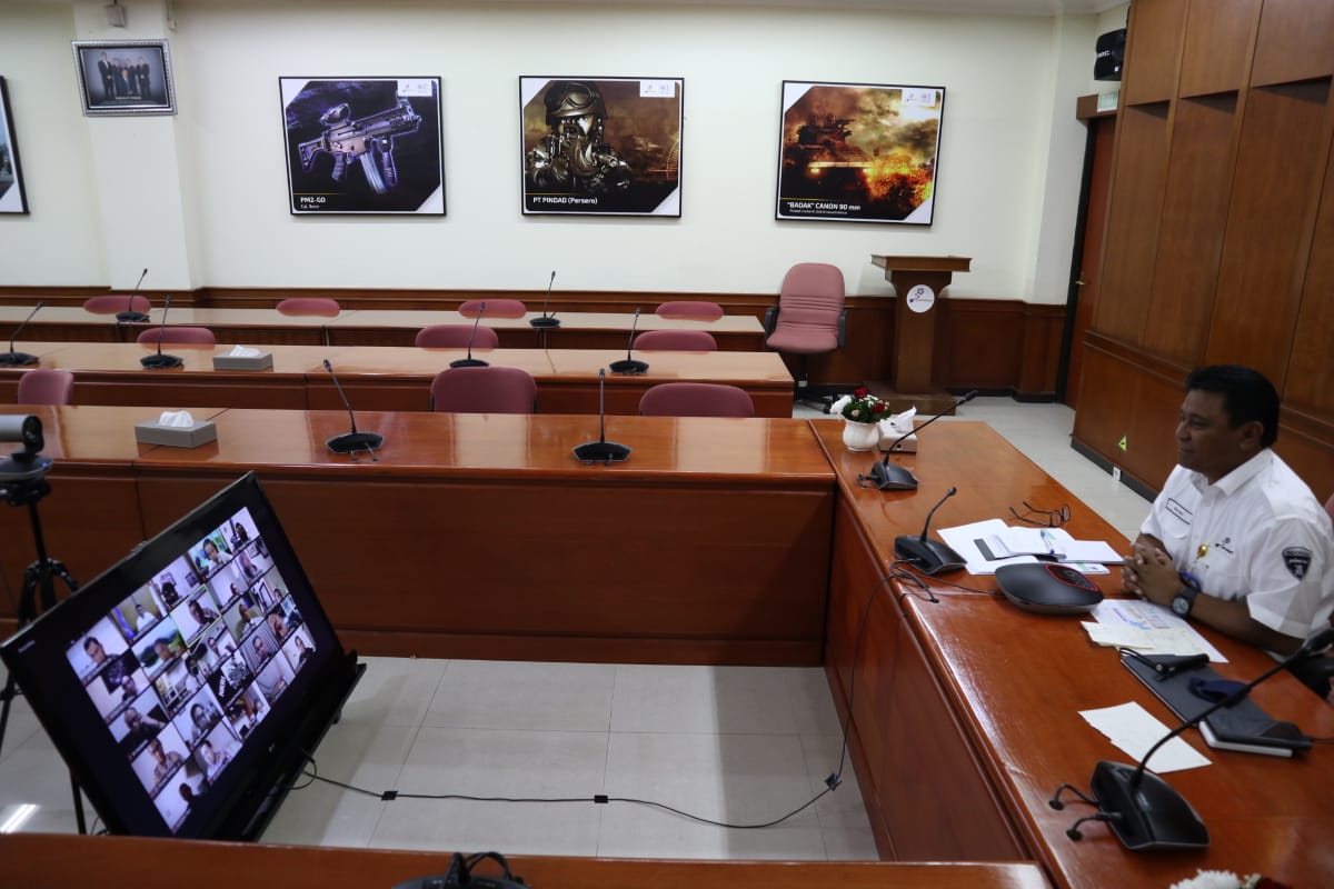 President Director of Pindad Give Public Lectures in Lemhannas RI through Video Conference