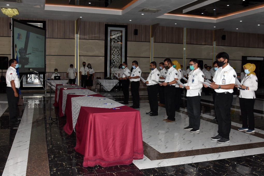 Inauguration and Handover of Position of Echelon 1 Officials of PT Pindad (Persero))