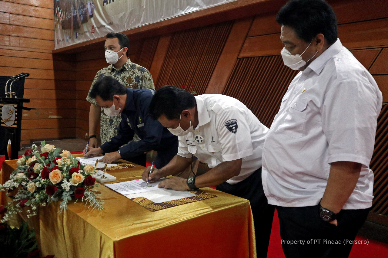 Pindad and BPH Migas Sign an MoU in the Field of Fuel Distribution Supervision