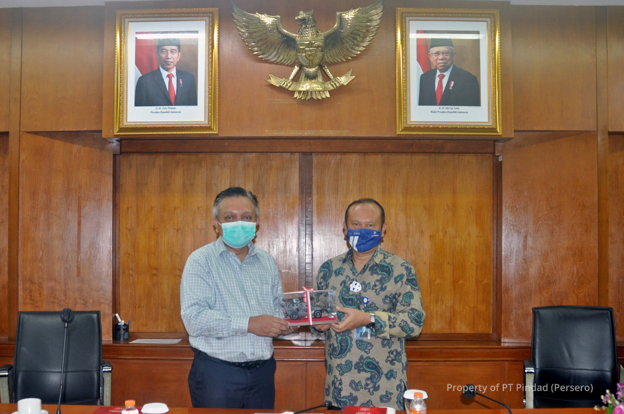 Deputy of State Minister for Cooperatives SMEs Encourage Pindad to Support MSMEs