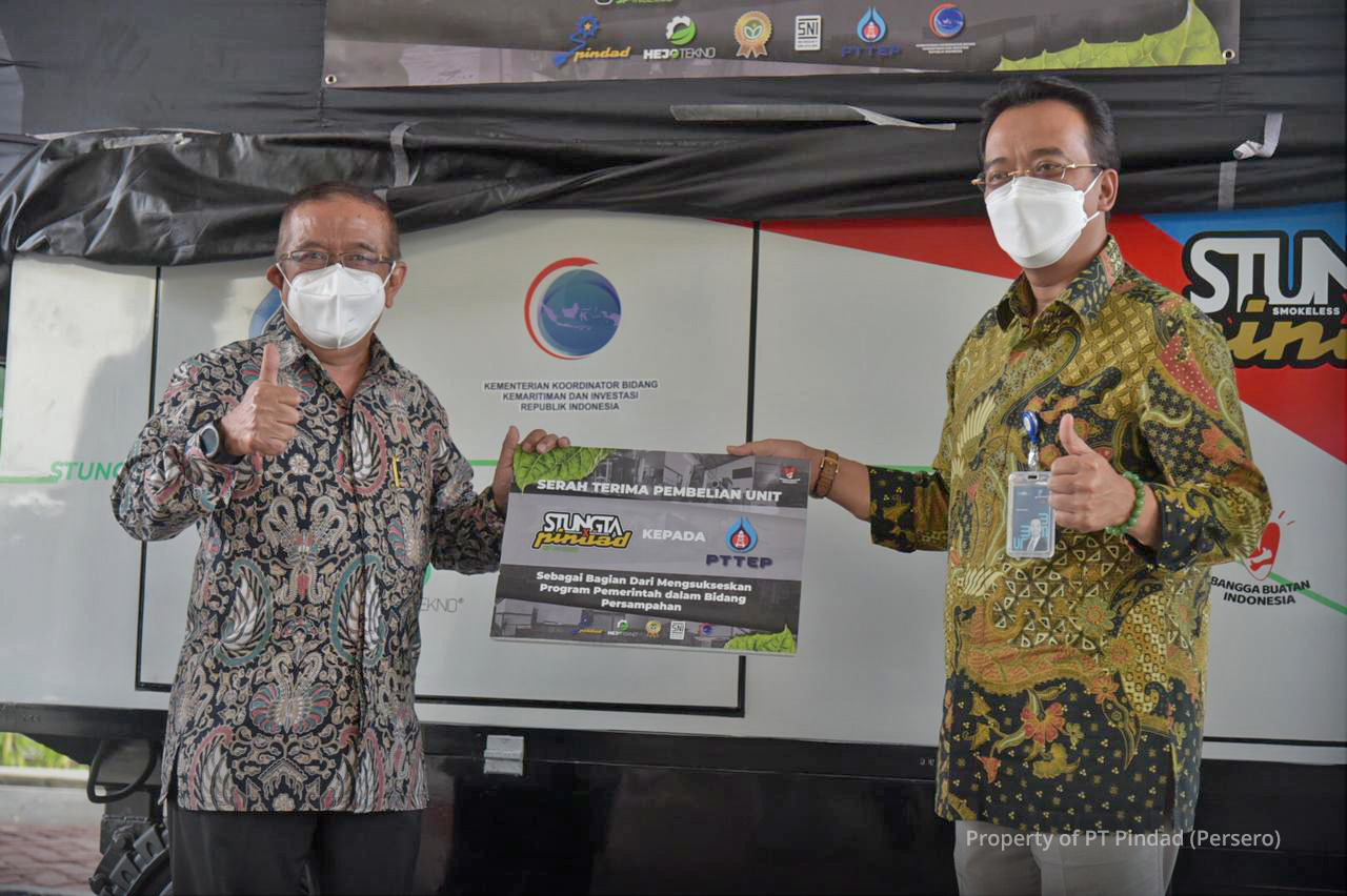 Stungta x Pindad hand over the smokeless incinerator to PTTEP Indonesia for use in Toba Lake