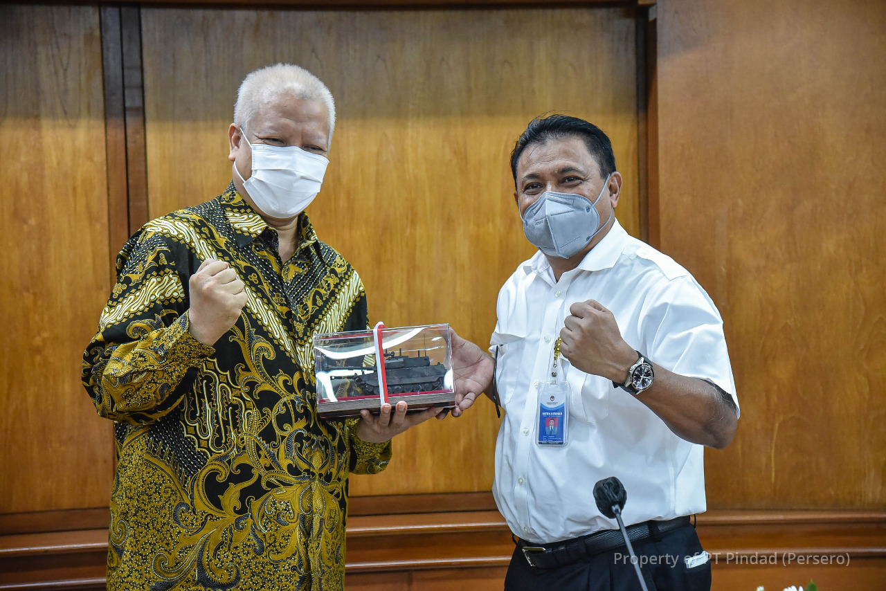 Indonesian Ambassador to Romania visits Pindad, explore possibility to cooperate in defense sector