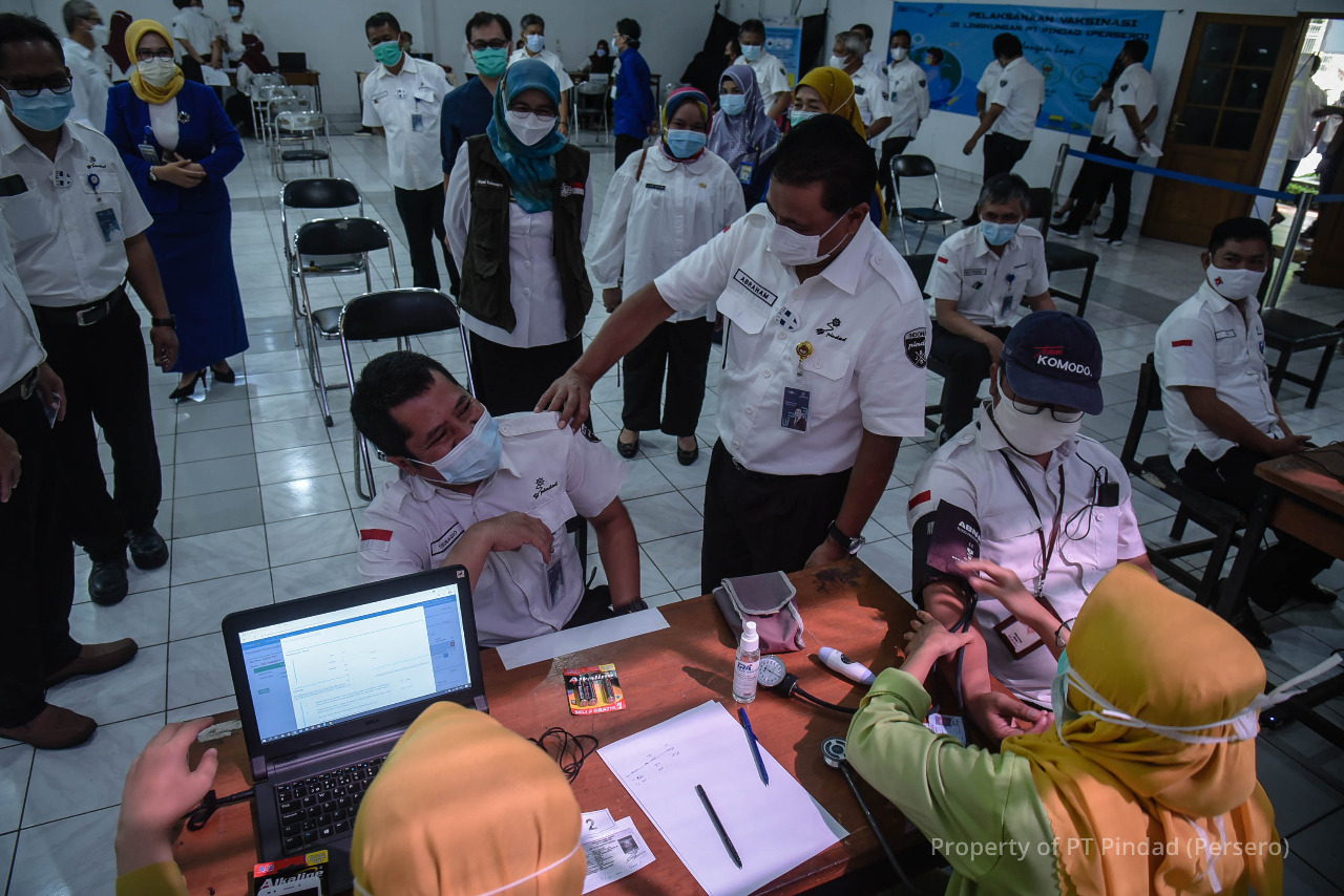 Pindad conducts Covid-19 vaccinations for all employees