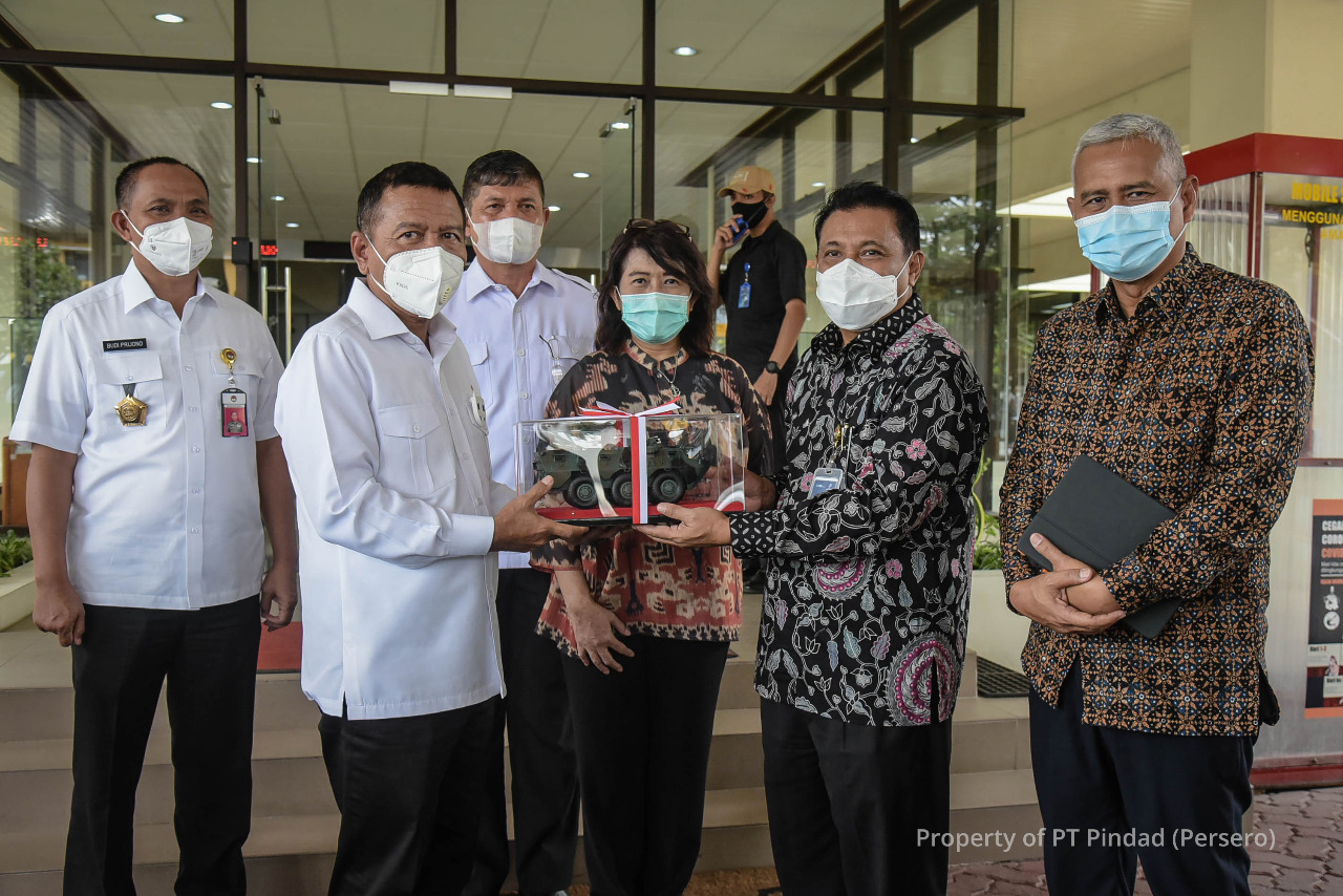 Deputy Minister of Defense of Indonesia visits Pindad, reviews production facilities