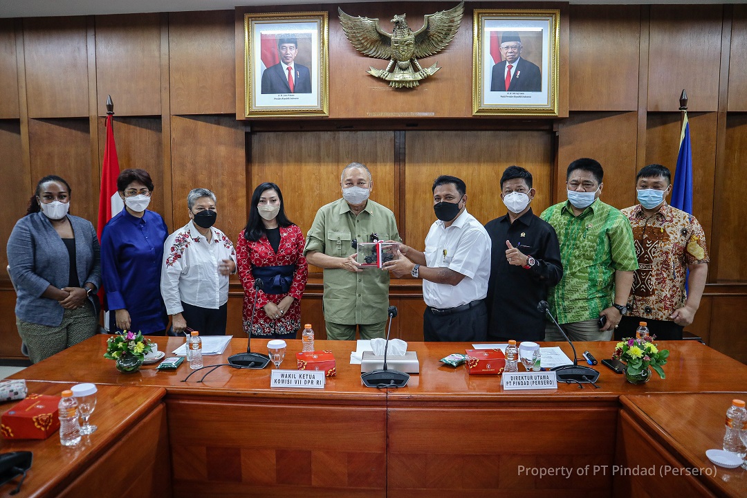 DPR RI Comission VII review product facilities and products of Pindad from Maung to Pertashop