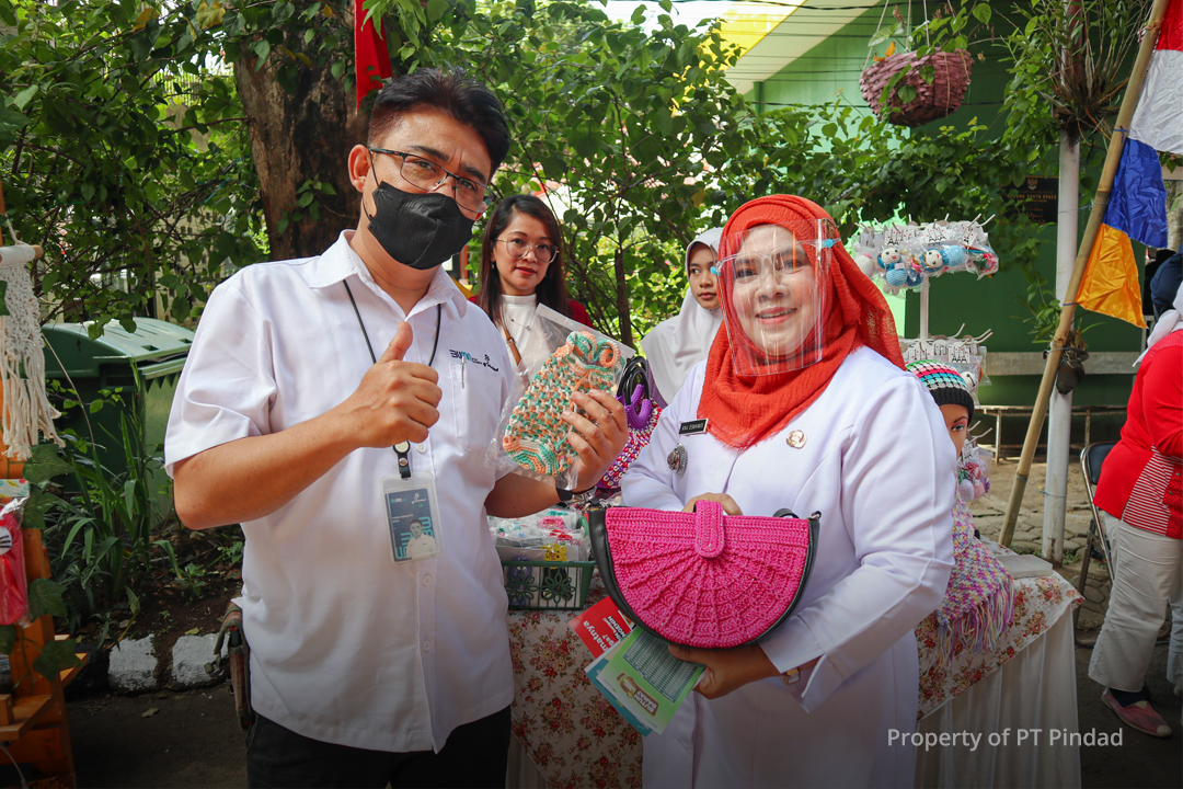 PT PINDAD MELAKUKAN PROGRAM BANTUAN PENDAFTARAN MERK DAGANG UMKM DI LINGKUNGAN KIARACONDONG
