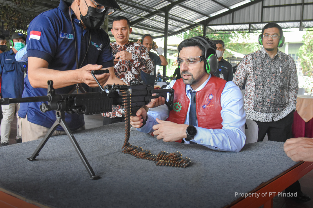 JAJAKI KERJA SAMA PERTAHANAN, DIRUT PINDAD TERIMA KUNJUNGAN DELEGASI TAWAZUN DAN THURAYA UAE