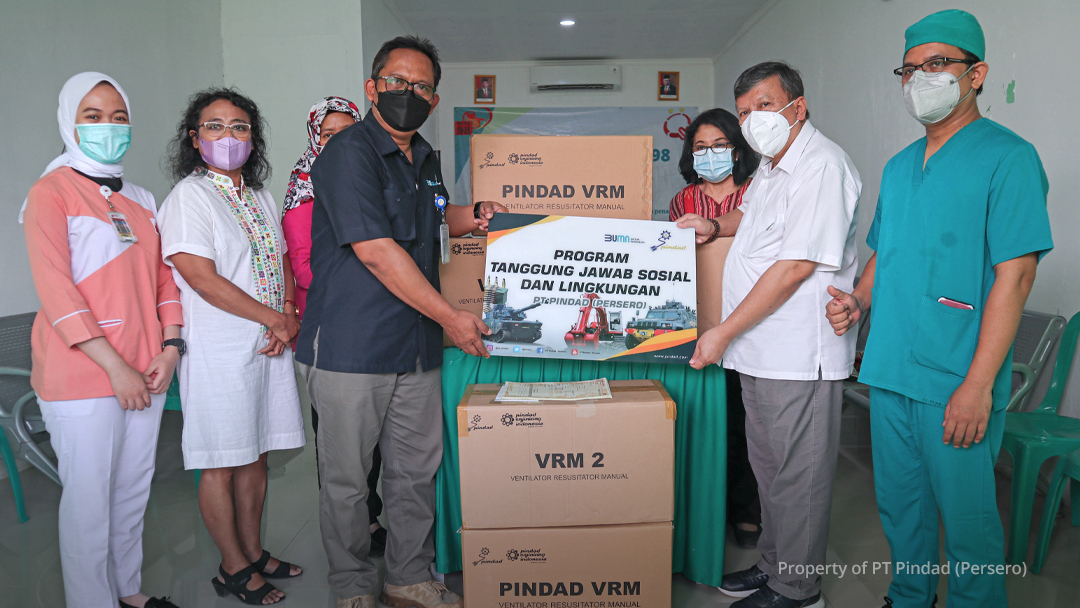 Pindad handed over ventilators to Pena 98 Hospital to support the handling of Covid-19 in Bogor city