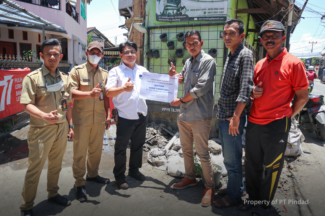 PT PINDAD DELIVERS SUBMERSIBLE WELL AS AID TO BE UTILIZED BY THE LOCAL COMMUNITY