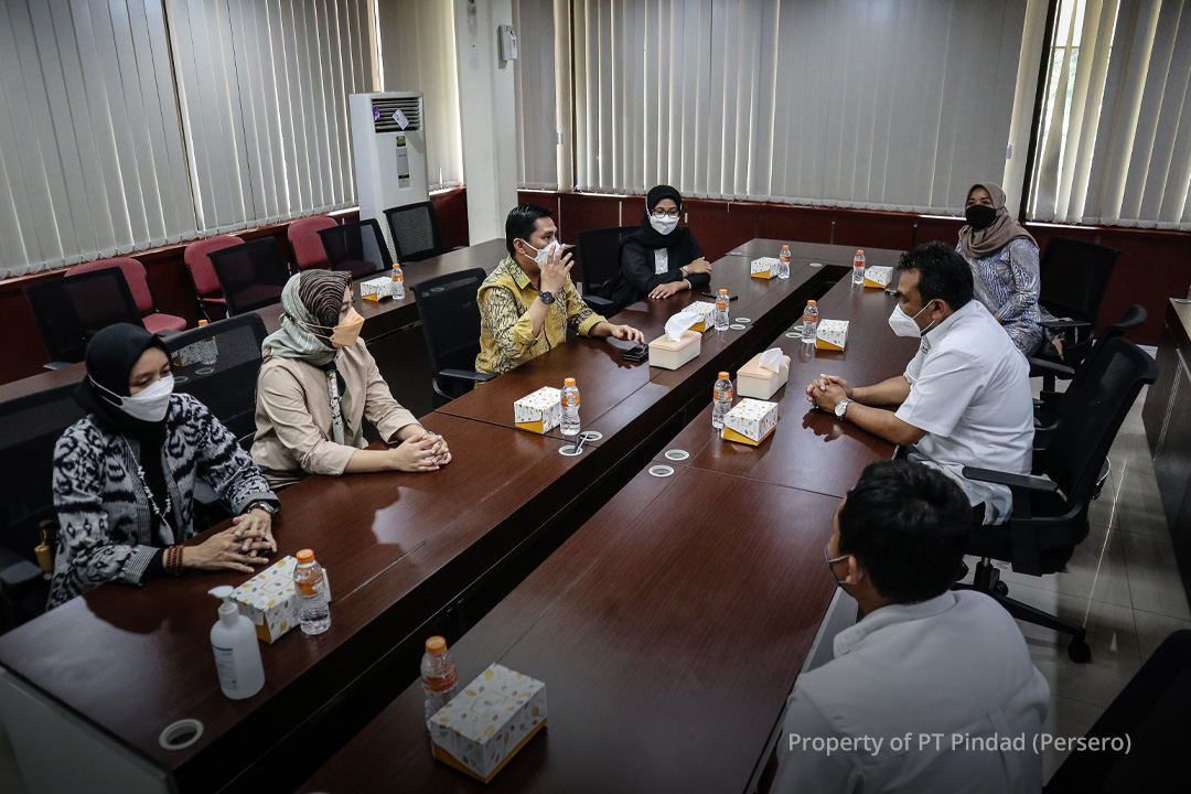 Commissioner of Central Information Commission visits Pindad