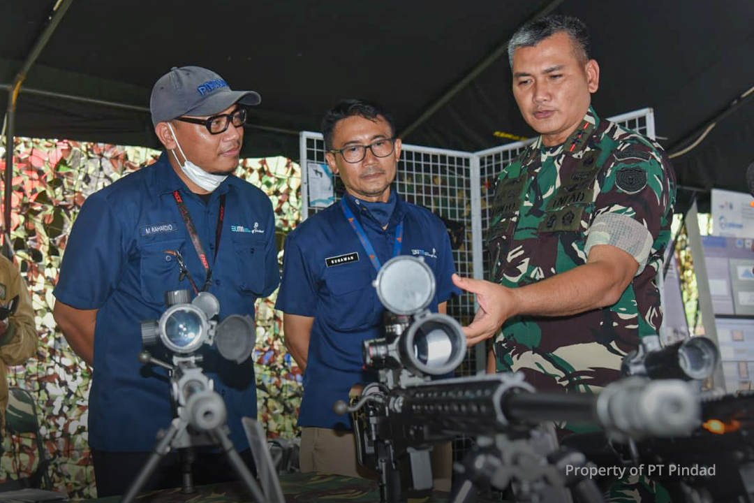 Pangdam III Siliwangi Tinjau Senjata PT Pindad Di Pameran Inovasi & Teknologi Kodam III Siliwangi