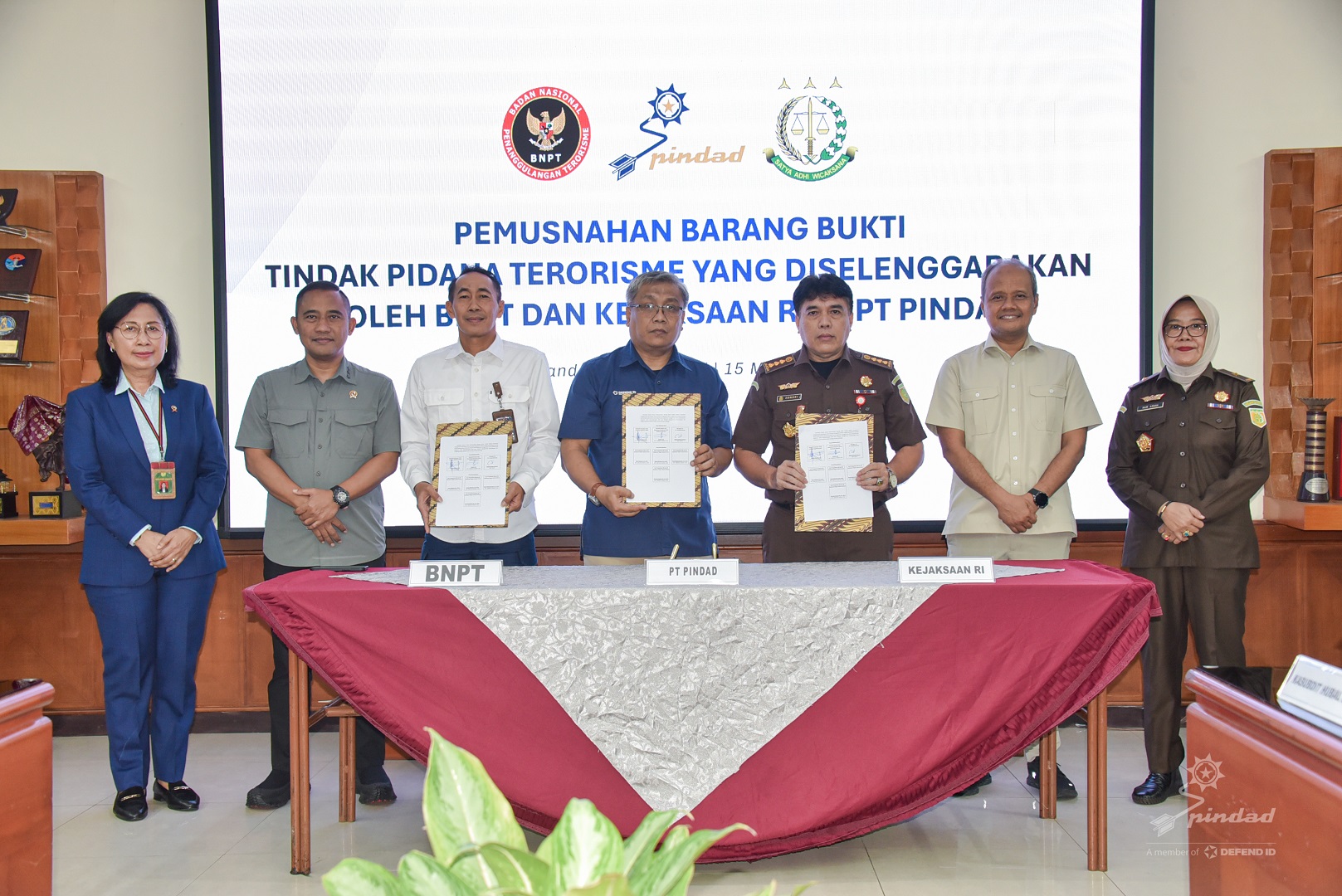 PT Pindad Dengan BNPT, MA dan Kejaksaan RI Musnahkan Ribuan Barang Bukti Terorisme