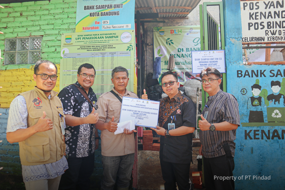 TJSL PT Pindad Dukung Bank Sampah Mandiri