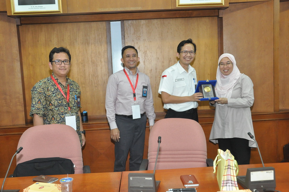 Peserta Workshop RTOMP LIPI Dari 8 Negara Kunjungi Pindad