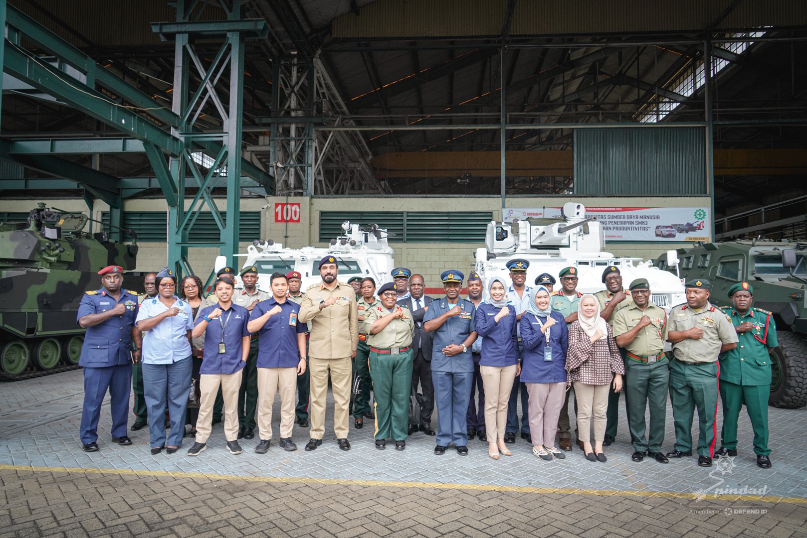 PT Pindad Terima Kunjungan Delegasi Zimbabwe National Defence University