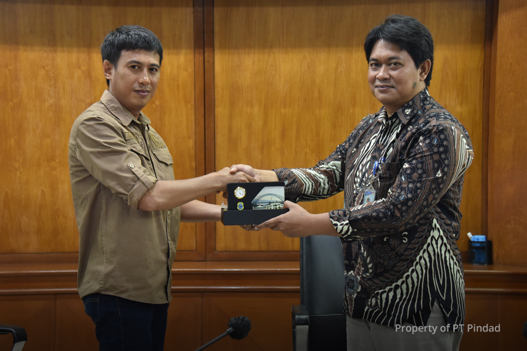 Reviewing Industrial Products, DPRD of East Tanjung Jabung Regency Visits Pindad