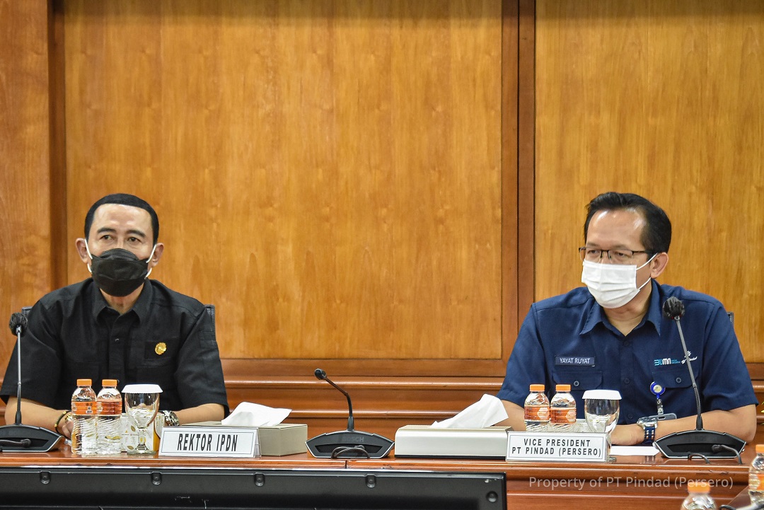 Interested in Maung, IPDN Chancellor visits Pindad