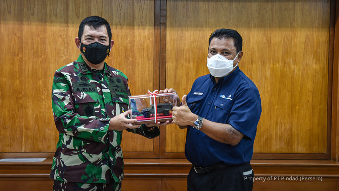 Indonesian Defence Attache and Matra Attache visit Pindad