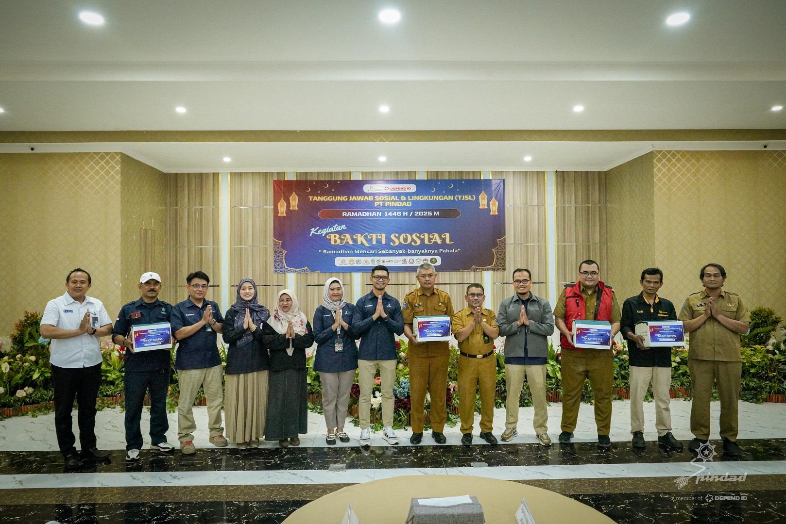 PT Pindad Serahkan 1.300 Paket Sembako kepada Masyarakat Sekitar dalam Bakti Sosial Ramadhan 1446 H