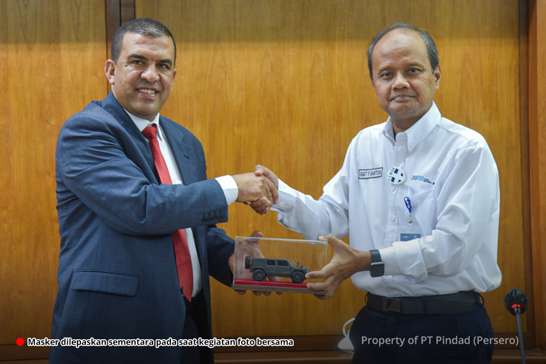 Delegation of Jordanian Police review defense and security product of Pindad