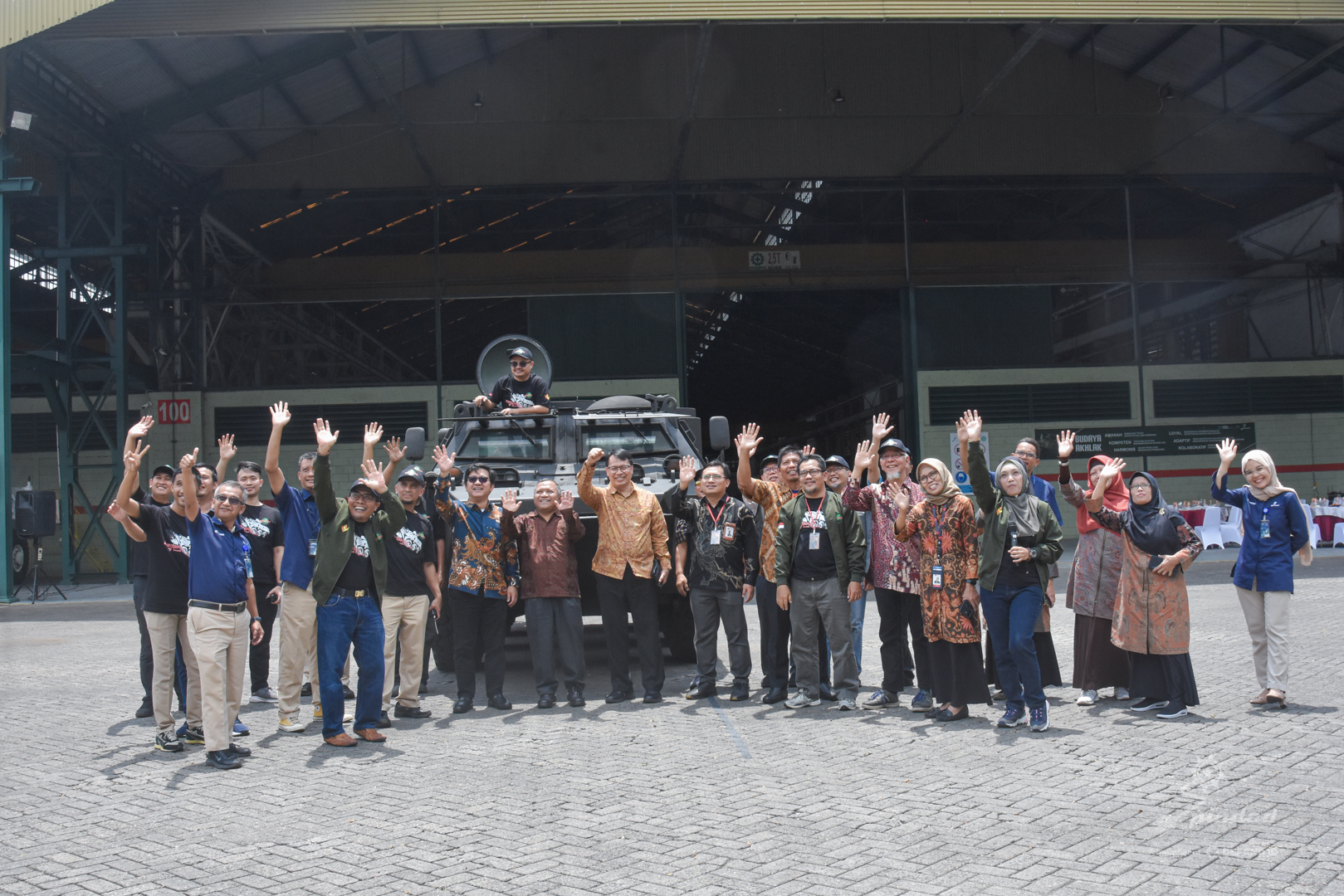 Pindad berkolaborasi dengan BRIN, PT Sigma Utama dan LPDP meresmikan produk Cat Anti Deteksi Radar