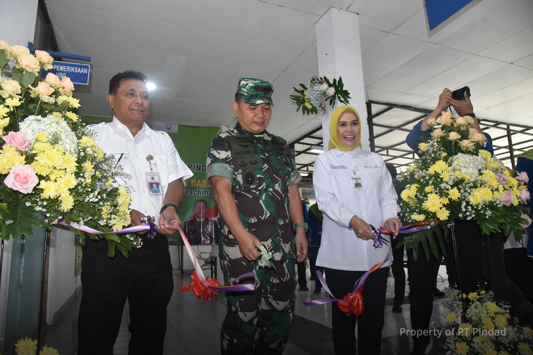KSAD General TNI DUDUNG ABDURACHMAN OFFICIATES CT SCAN SERVICES IN PINDAD GENERAL HOSPITAL BANDUNG