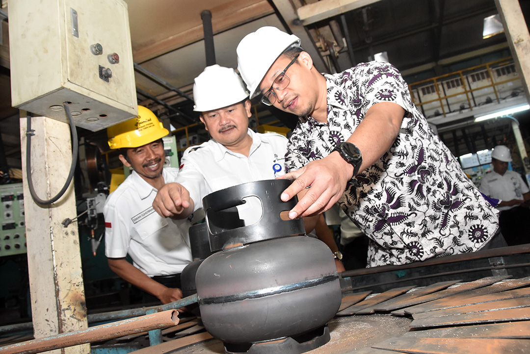 Continuing The Synergy, Pindad Is Ready to Produce LPG Tube for Pertamina