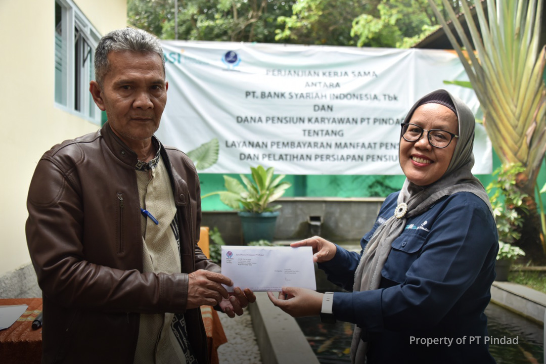 PT Pindad Melaksanakan Pelepasan Kepada Pegawai Purna Bakti Periode Oktober – November 2024