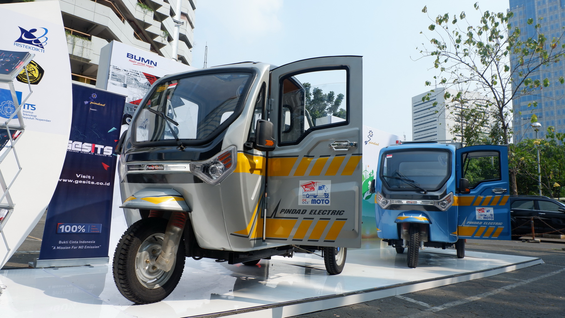 Pindad Exhibited Electric-Vehicles 