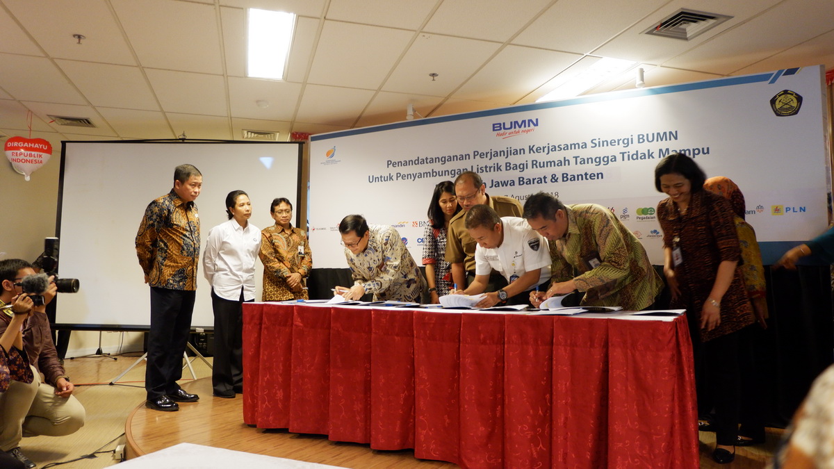 Pindad Brings Electricity to Rural Homes in Bandung Regency