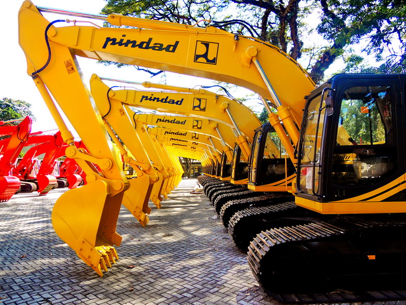 Dukung Produk Dalam Negeri, Kementerian PUPERA Beli Lagi Ekskavator Buatan Pindad