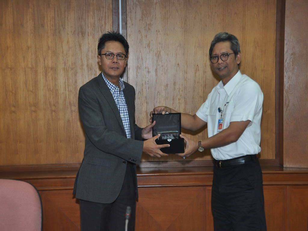 SKK Migas Tertarik Dengan Crane Buatan PT  Pindad (Persero)