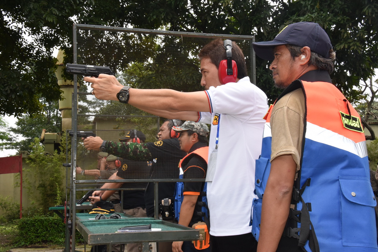 Kejuaran Menembak Piala Gubernur Jabar Dalam Rangka HUT Satpol PP dan Satlinmas