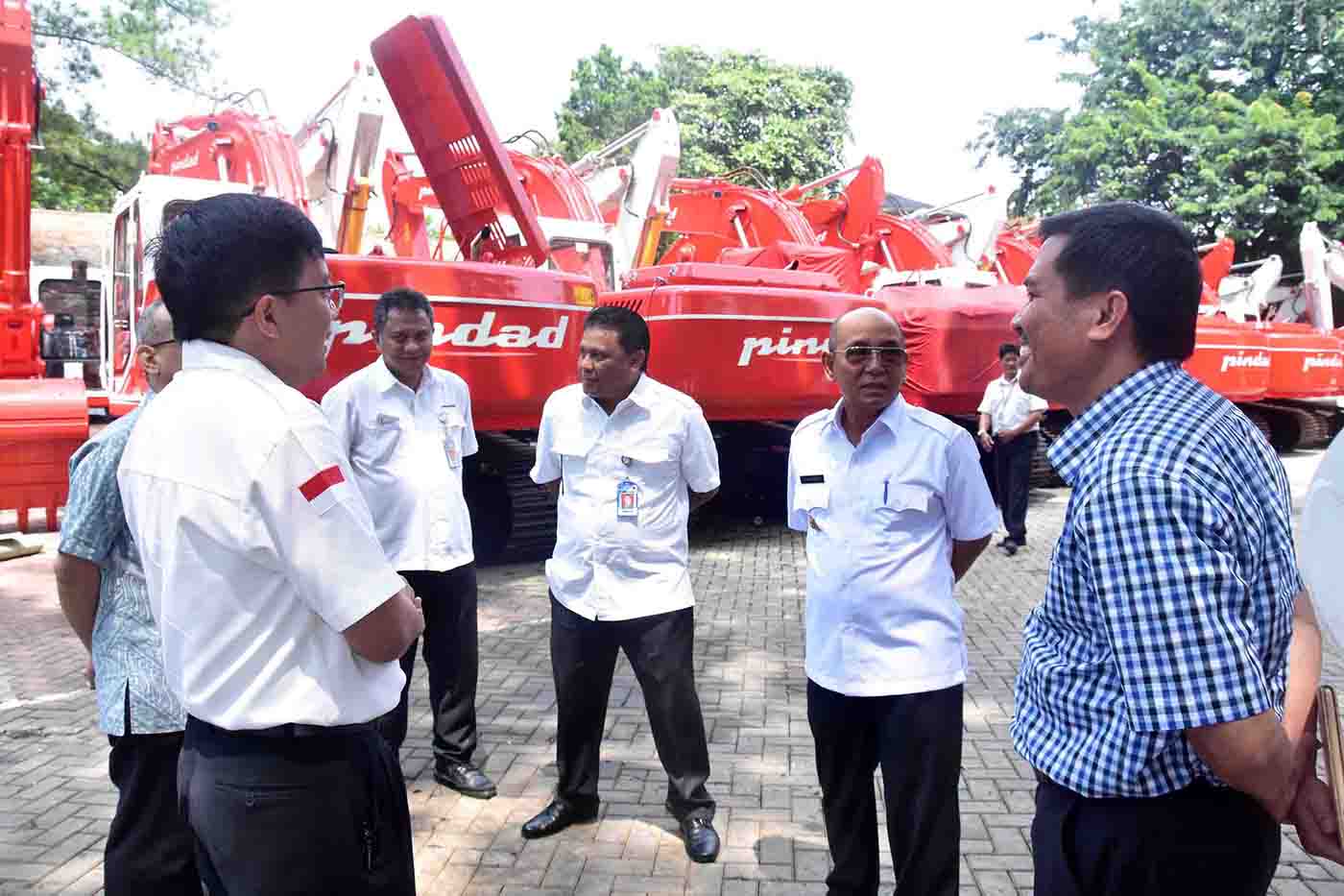 Bahas Pembangunan Pabrik Kelapa Sawit, Dirut Pindad bertemu Bupati Pelalawan 
