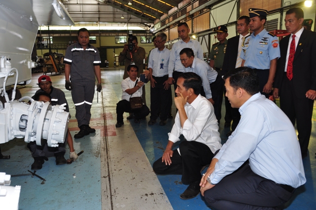Jokowi Desak Pindad Kembangkan Pasar ke Luar Negeri