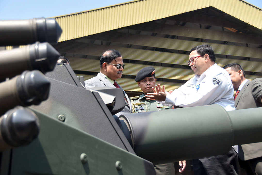 Welcoming the Bangladesh KSAD , Dirtekbang Pindad Shows Medium Tank