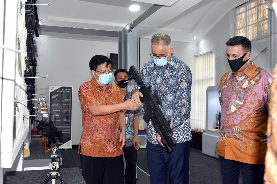 Ambassador of the Kingdom of Jordan and The Republic of Tunisia Visit to Pindad Production Facilities