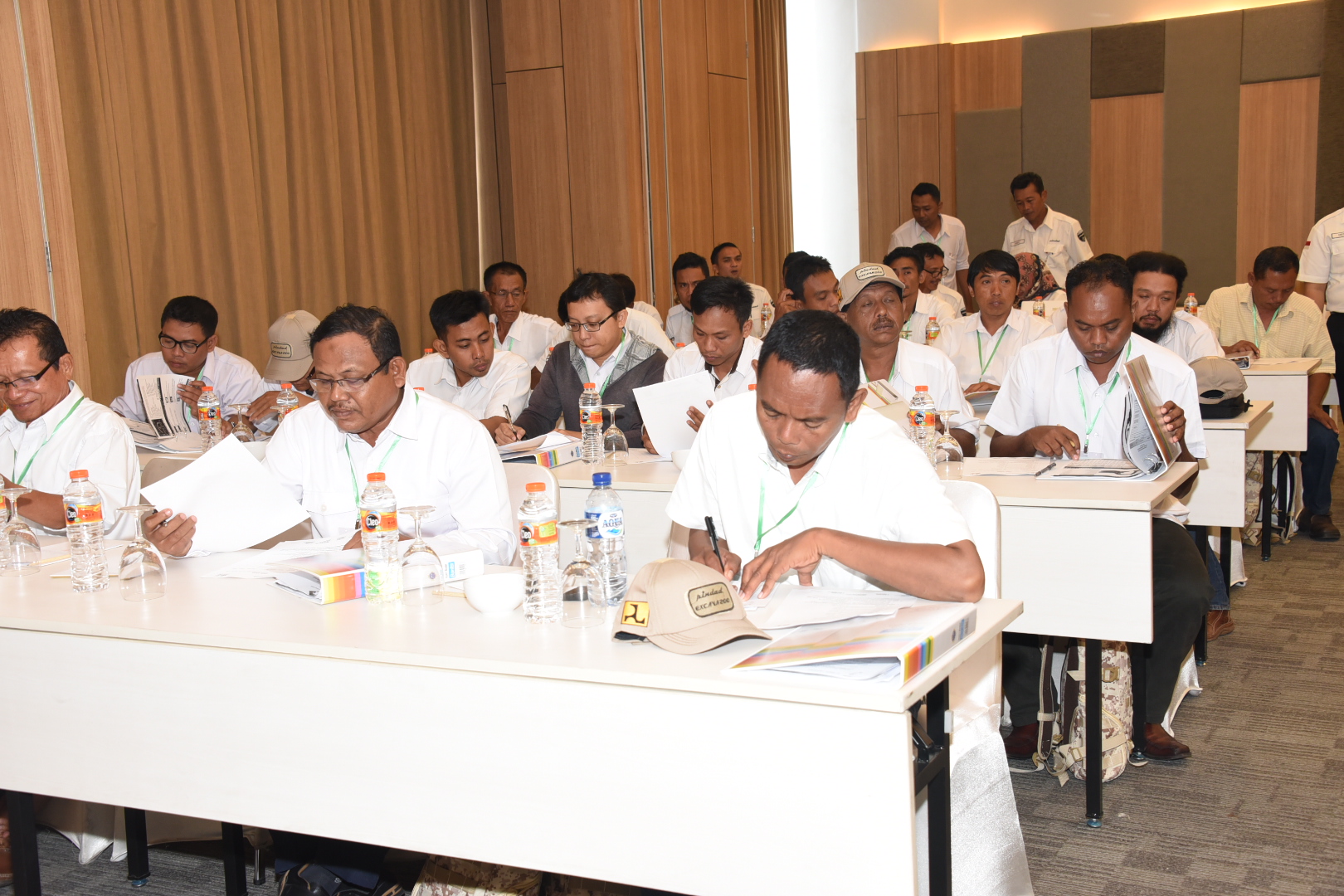 Pindad Gelar Pelatihan Ekskavator Standar Excava 200