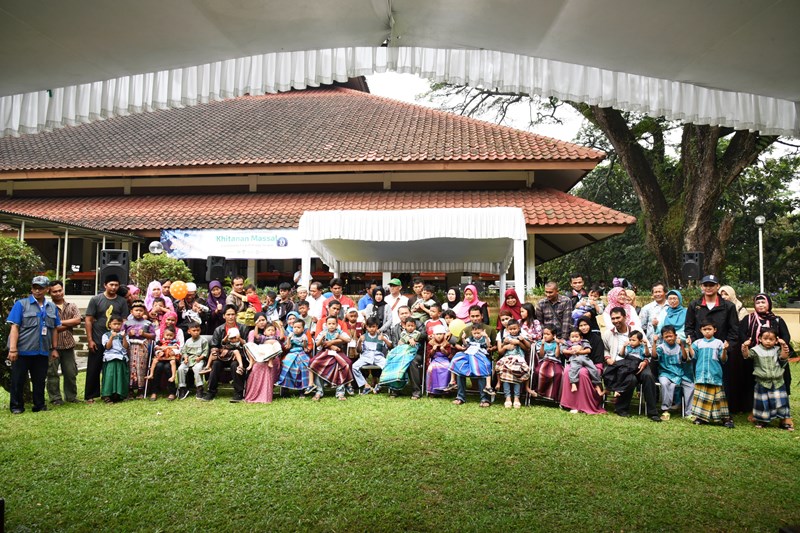 Pindad Khitan 33 Anak Memperingati HUT Ke-33