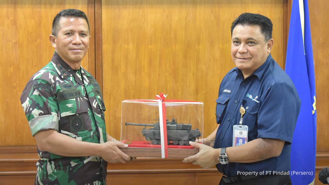 DANPUSSENKAV VISITS PINDAD, REVIEW PRODUCT DEVELOPMENT