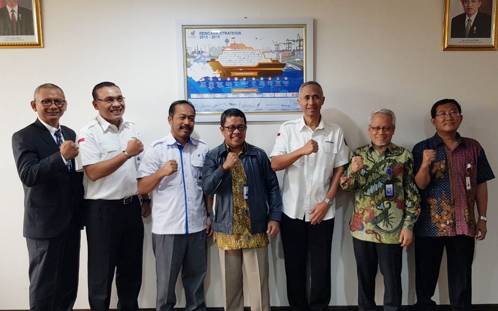 Penyerahan SK Direktur PT Pindad (Persero) 