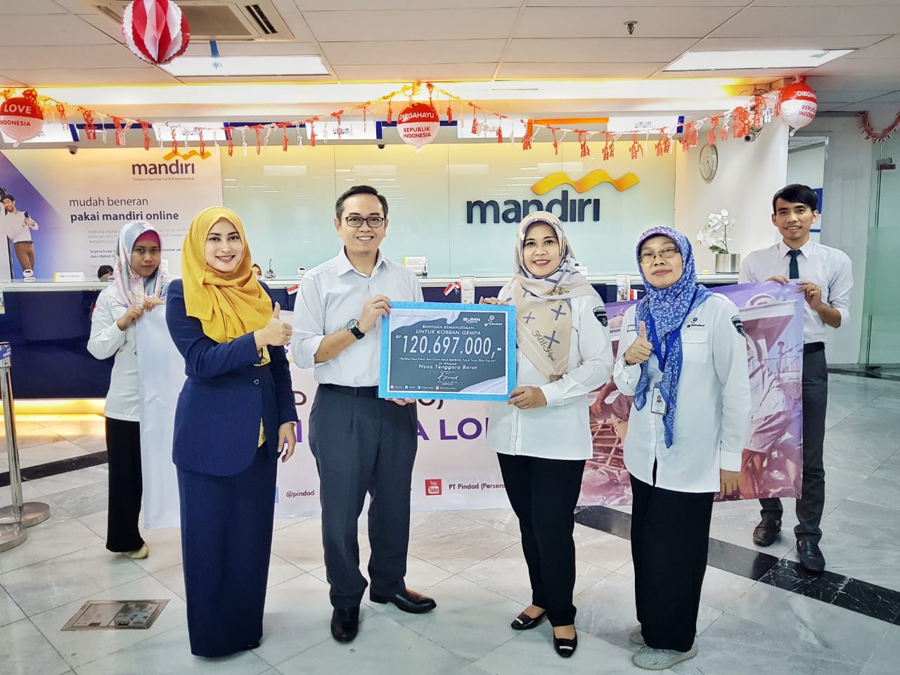 Pindad Delivered Aid for Lombok Earthquake