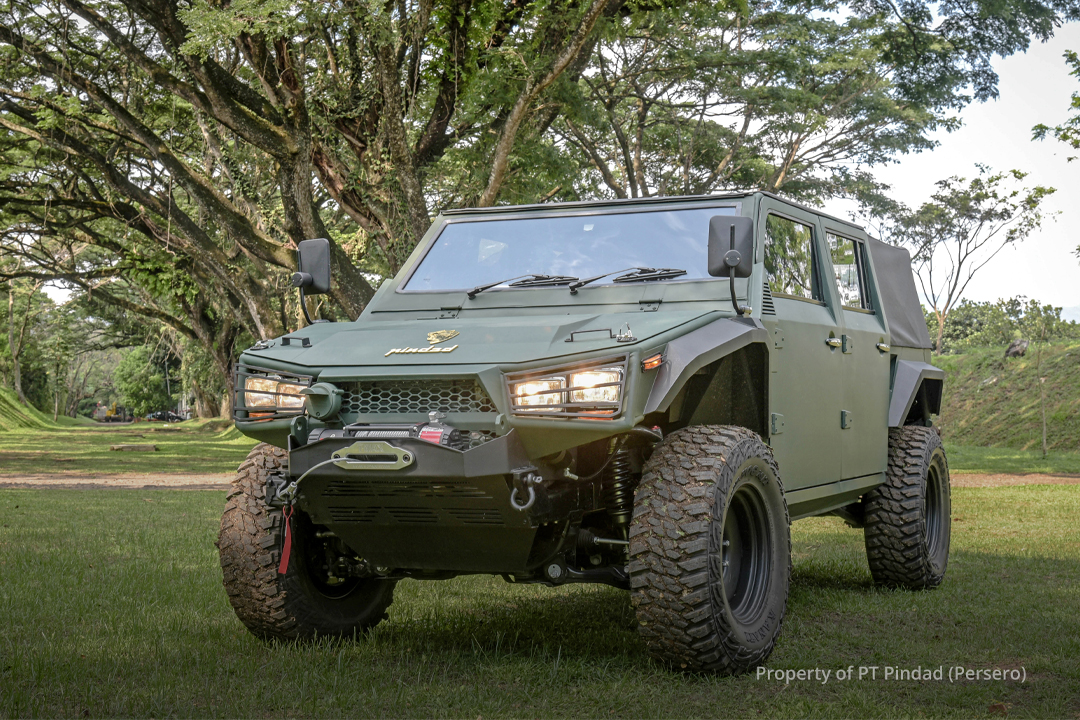 LIGHT TACTICAL VEHICLE MAUNG 4x4